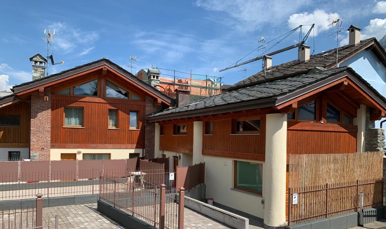 Casa Vacanze Anais Nus Exterior photo
